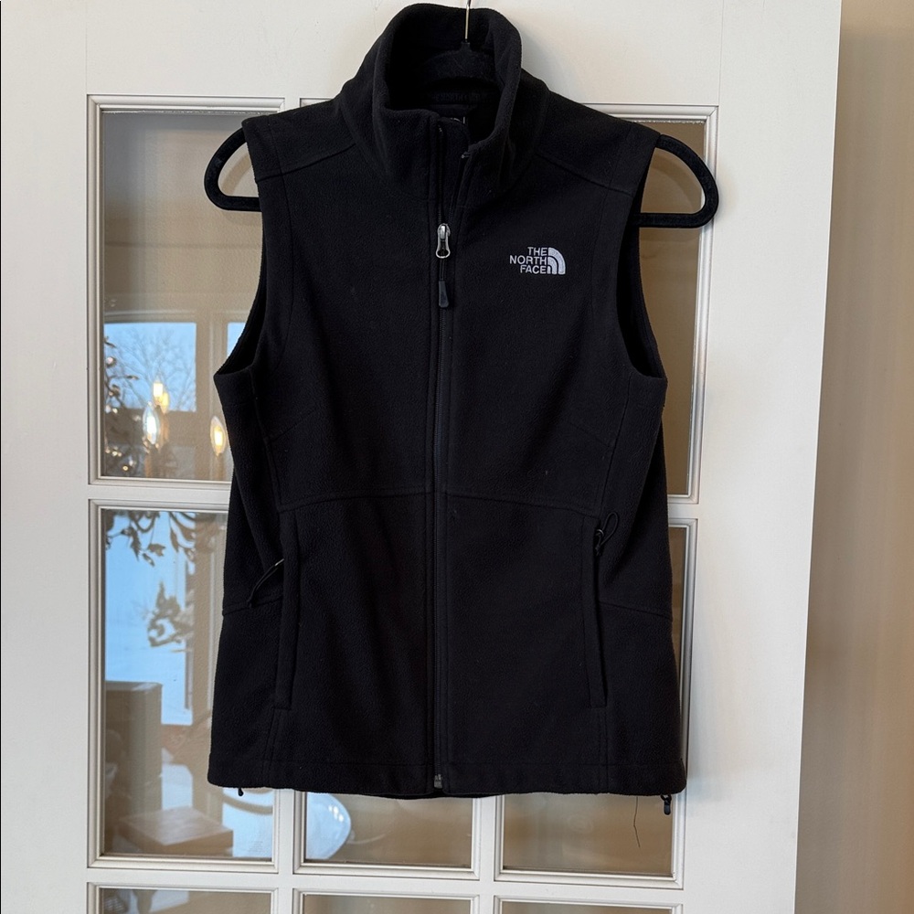 The North Face Black Sleeveless Fleece Jacket size S/P - Picture 1 of 2
